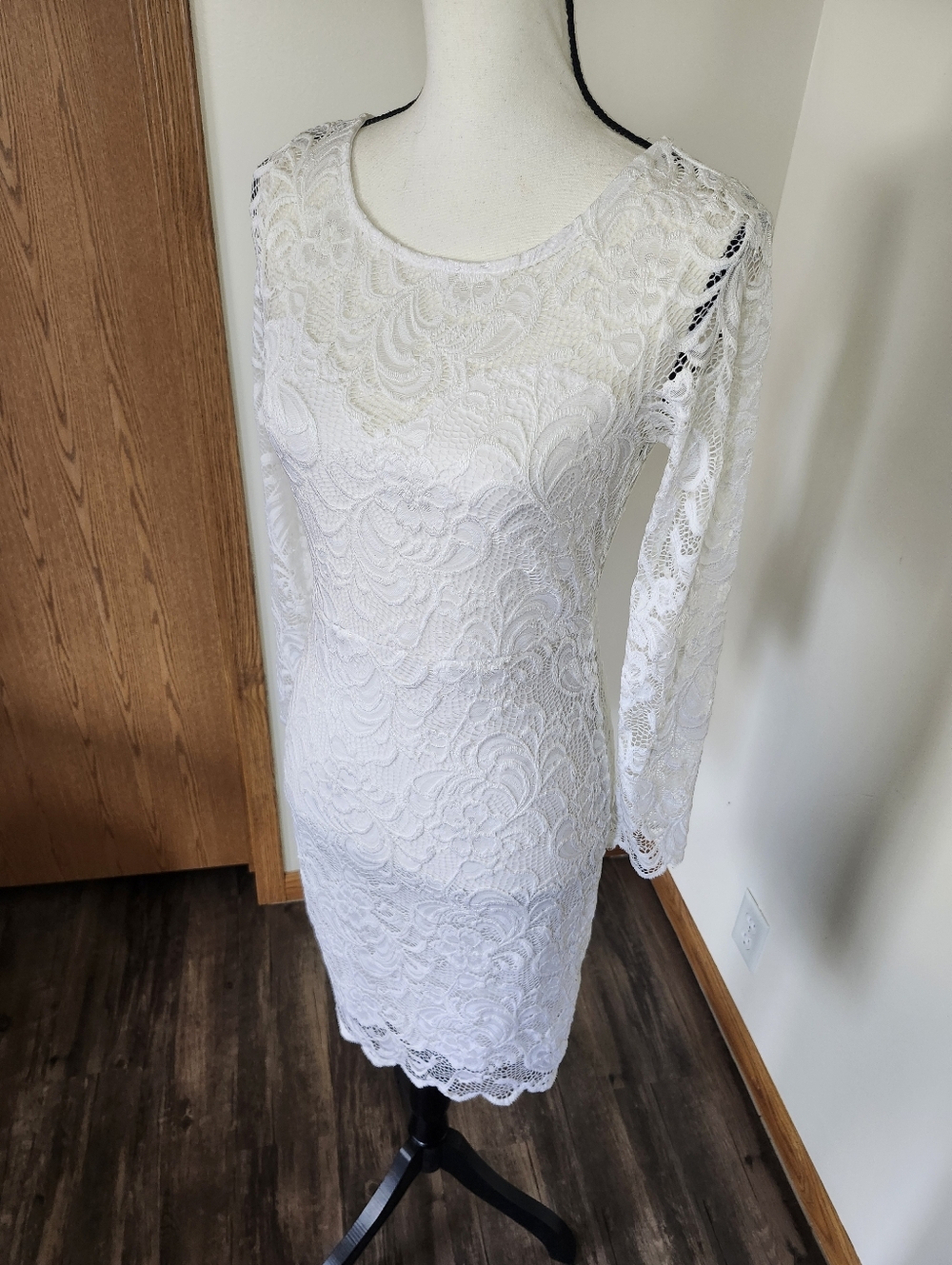 NWOT Ambiance White Lace Dress - Picture 3 of 5